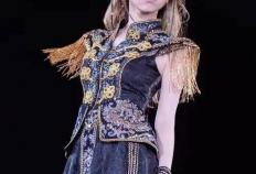 鄧(dèng)紫棋领啣(xián)LOL主題(tí)曲：歌手(shǒu)跨界电竞谁更胜一筹？