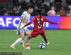 VAR争议与战术解读：布尔克与叶博亚的对决