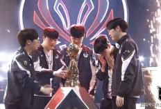 LOL历史最(zuì)强战队诞生！23连胜拿下MSI冠军，Faker被对位FMVP