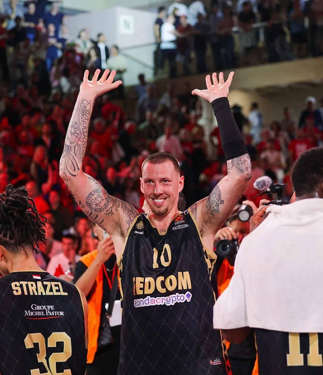 老(lǎo)将泰斯離(lí)开NBA，回归欧洲联赛