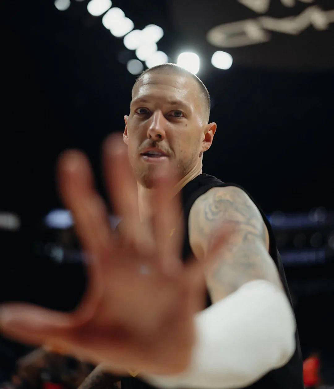 老(lǎo)将泰斯離(lí)开NBA，回归欧洲联赛