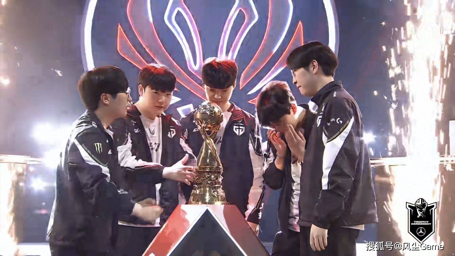 LOL历史最(zuì)强战队诞生！23连胜拿下MSI冠军，Faker被对位FMVP