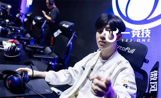 LOL：LPL常规赛最佳阵容(róng)出炉 Theshy当选一阵Bin落选！