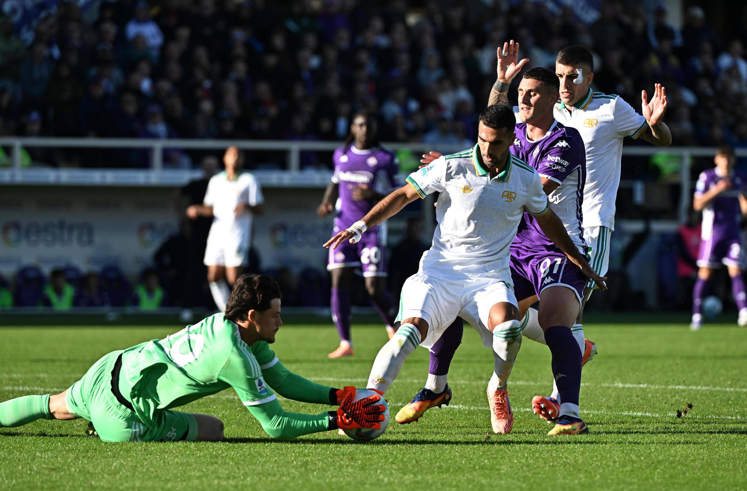 罗马+那不勒(lēi)斯均上演逆转好戏，两队同分，排名包揽前二