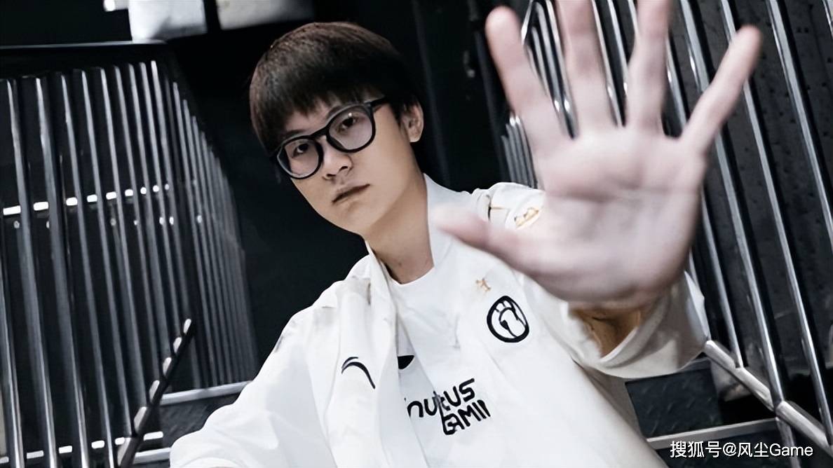 LPL选手摆烂惹怒官方！管泽元预测入围赛：T1会3:1赢下IG