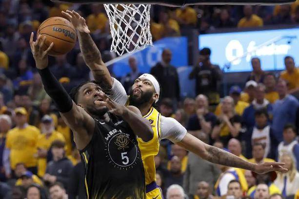 NBA季前赛:首秀三分球6中1!NBA冠军后卫联手锡安