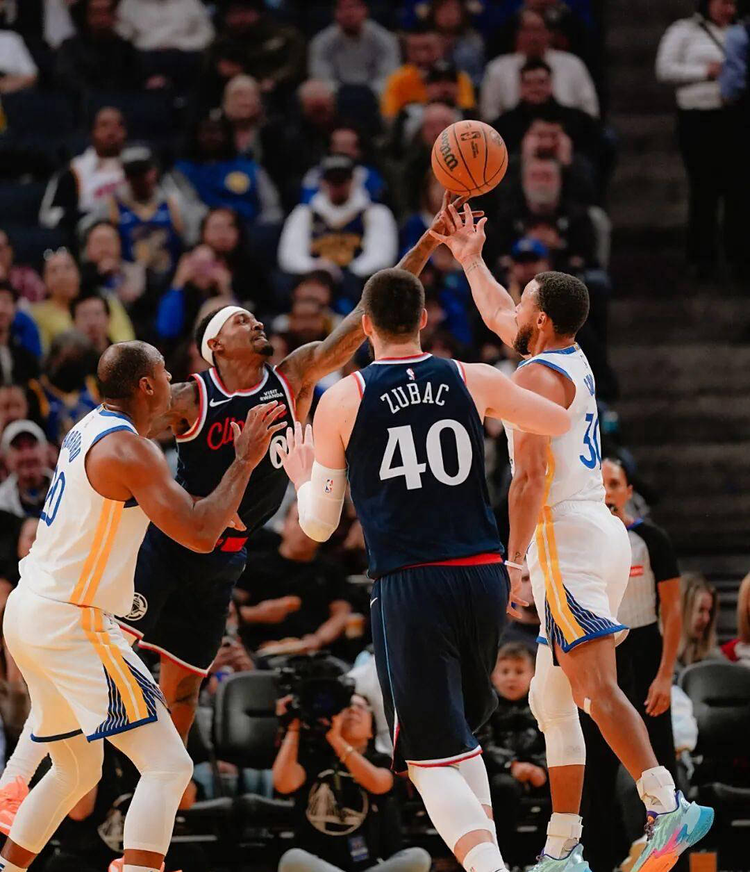 新秀狂砍25+4+2！快船意外发现宝藏選(xuǎn)手