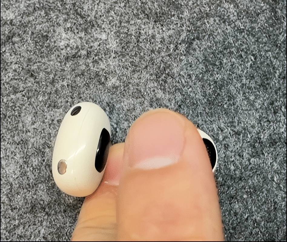 颜值与实力并存！漫步者LolliClip AI：我(wǒ)的(de)通勤时尚“声”装备