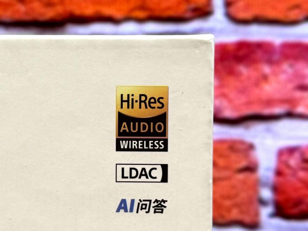 颜值与实力并存！漫步者LolliClip AI：我(wǒ)的(de)通勤时尚“声”装备