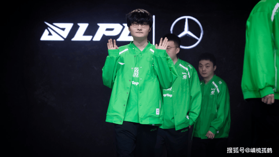 IG不科学团战再现，2-1击败WBG升至第二，TheShy：LOL是不需要操作的游戏