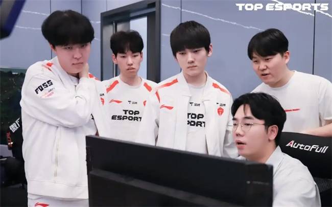 【一竞技1JingJi】LOL:Kanavi离谱发挥 TES面对LCK比赛全被零封!