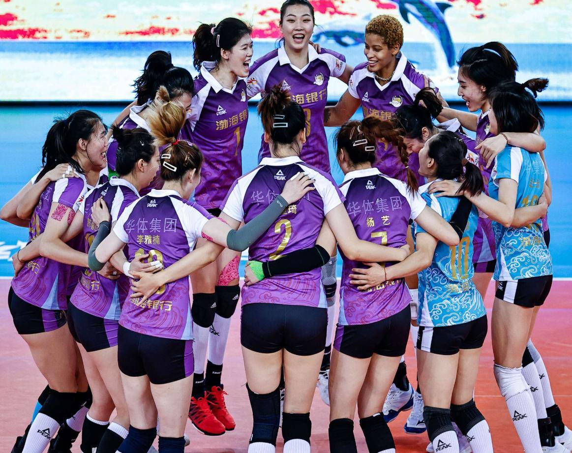 意外！女排新贵公开最新名单，天津自由人(rén)被挖角，名帅外孙也在内