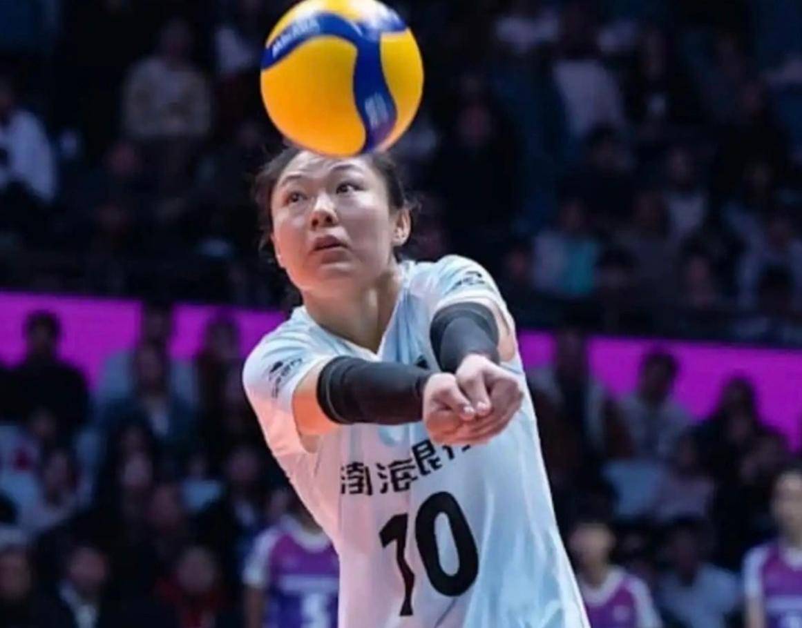 意外！女排新贵公开最新名单，天津自由人(rén)被挖角，名帅外孙也在内