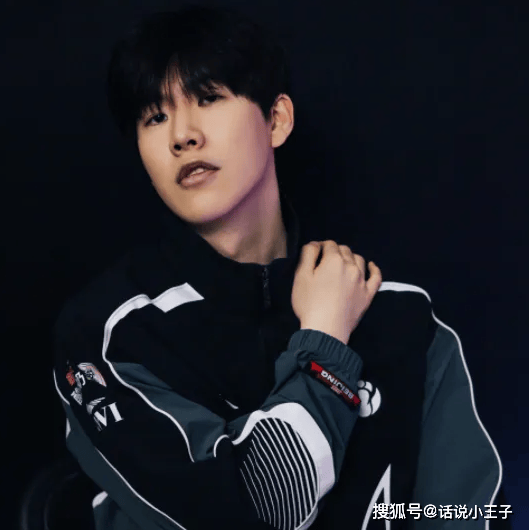 Rita超越澤(zé)元成最佳解说！Theshy成票王，阿水是LPL最后的排麪(miàn)