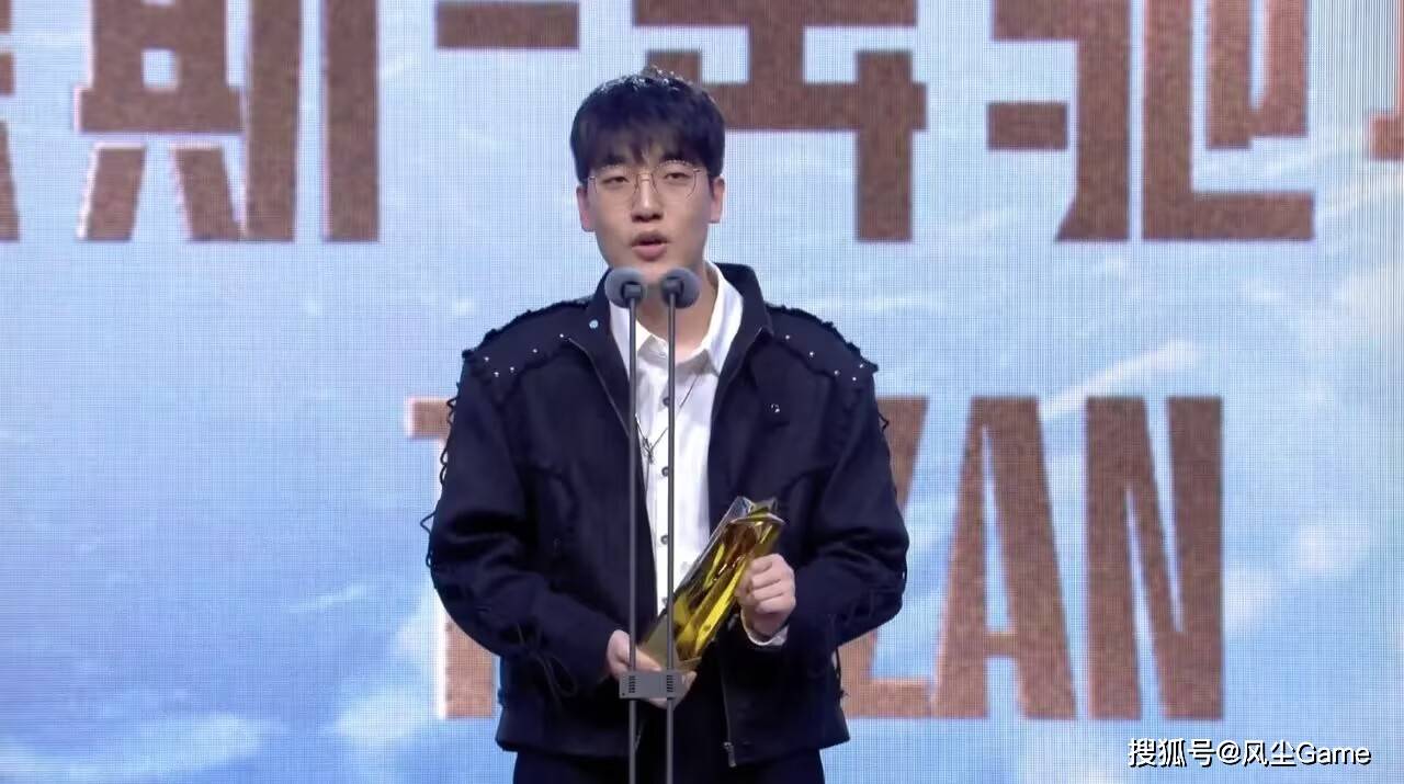 LPL年度MVP选手诞生！最佳中单引发争议，世界赛8强不如16强？