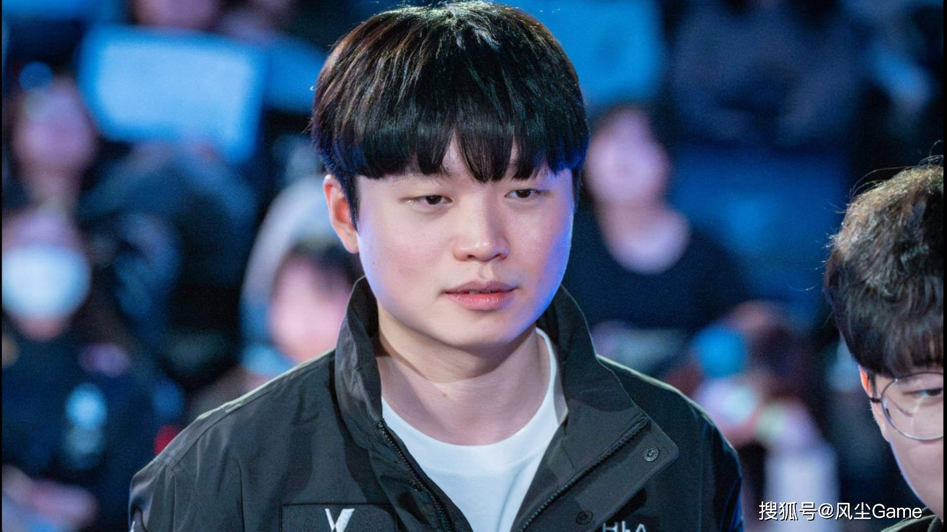 LOL世界冠军AD即将复出！小吕布直播(bō)放话：剩下的比赛会守住(zhù)尊严